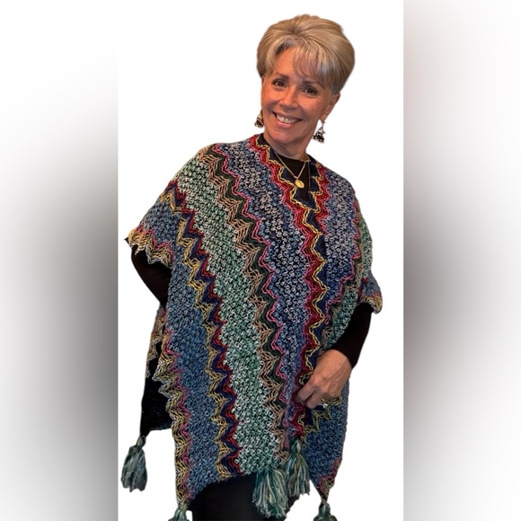 Crochet NIP Boho multicolor shawl/poncho. 6 large tassels. Comfy Soft - Picture 3 of 4